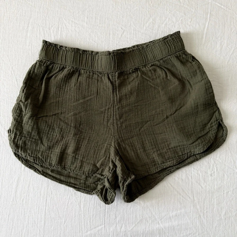 Universal Thread High Waist Dark Green Shorts - Picture 1 of 5